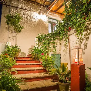 Albergue Stone, Gjirokastër